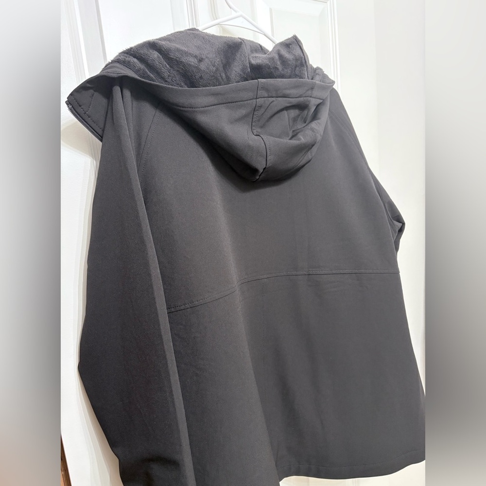Kirkland Women's Signature Charcoal Fleece Jacket - NWT - Picture 5 of 5